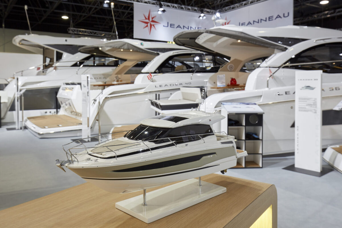 prestige model yacht