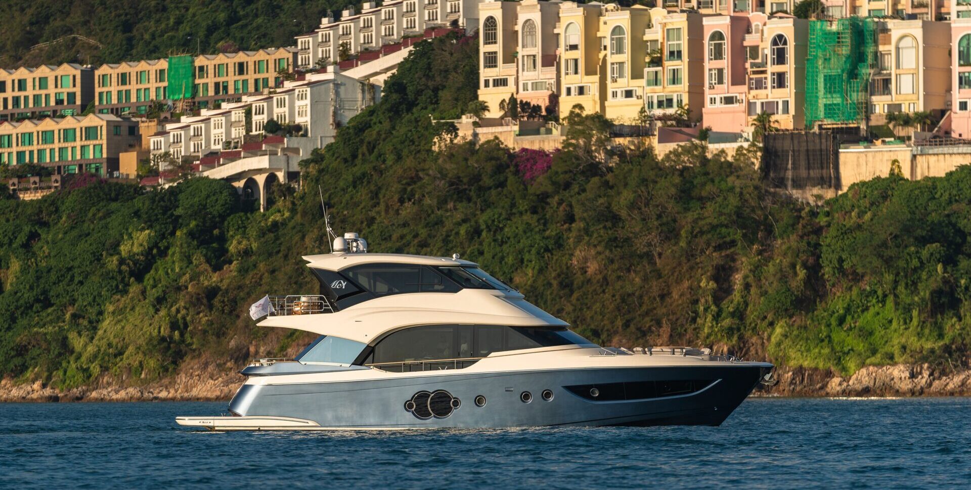 , Asia Yachting Staged the MCY 70 Skylounge Asian Premiere
